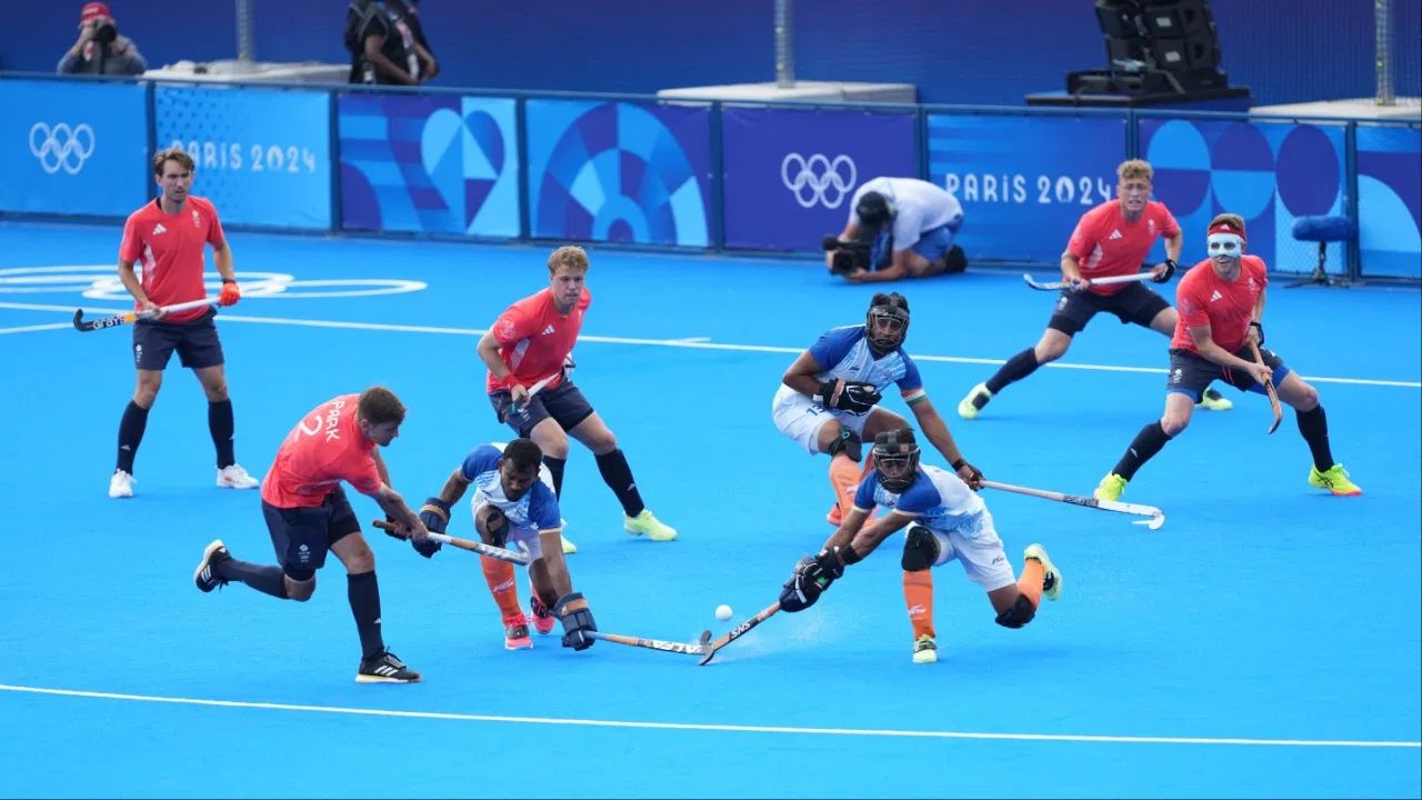Paris Olympics 2024: सेमीफाइनल से पहले भारतीय हॉकी टीम को लगा तगड़ा झटका, इस खिलाड़ी पर लगा प्रतिबंध