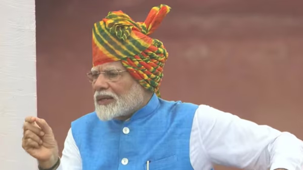 India 78th Independence Day LIVE: ‘सेना जब सर्जिकल स्ट्राइक-एयरस्ट्राइक करती है तो युवाओं का…’, लाल किले से PM मोदी बोले-‘हमारे रिफॉर्म राजनीतिक मजबूरी नहीं, नेशन फर्स्ट के संकल्प से प्रेरित