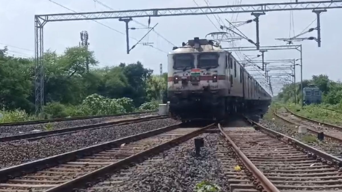 उदयपुर-शालीमार-उदयपुर एक्सप्रेस में लगेगी एक्सट्रा कोच, लंबी वेटिंग लिस्ट से मिलेगी राहत