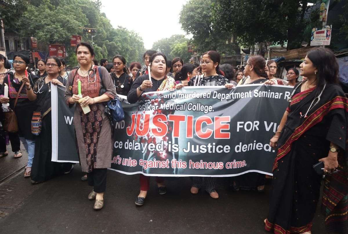 महिला डॉक्टर के प्राइवेट पार्ट में मिला 151 ग्राम वीर्य: पोस्टमार्टम रिपोर्ट पर डॉक्टर बोले- यह एक शख्स का होना असंभव, बड़ा सवाल- तो क्या कोलकाता रेप केस गैंगरेप है? – Kolkata Doctor Rape-Murder Case