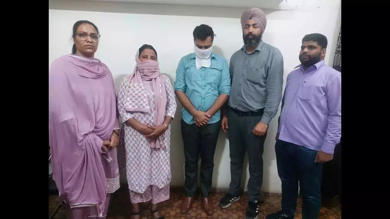लुधियाना : एसीपी और रीडर 30 हजार रिश्वत लेने के आरोप में गिरफ्तार
