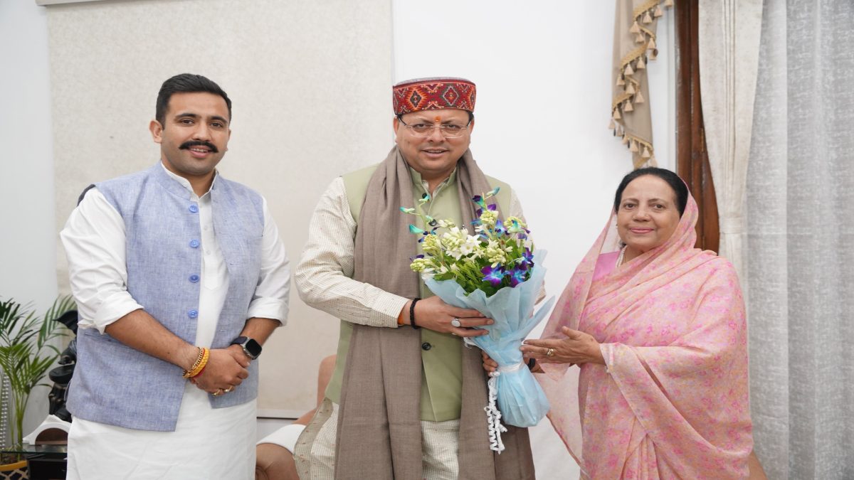 Vikramaditya Singh Met CM Dhami: सीएम धामी से मिले हिमाचल प्रदेश के PWD मंत्री विक्रमादित्य सिंह, दोनों राज्यों की आपसी कनेक्टिविटी पर की चर्चा