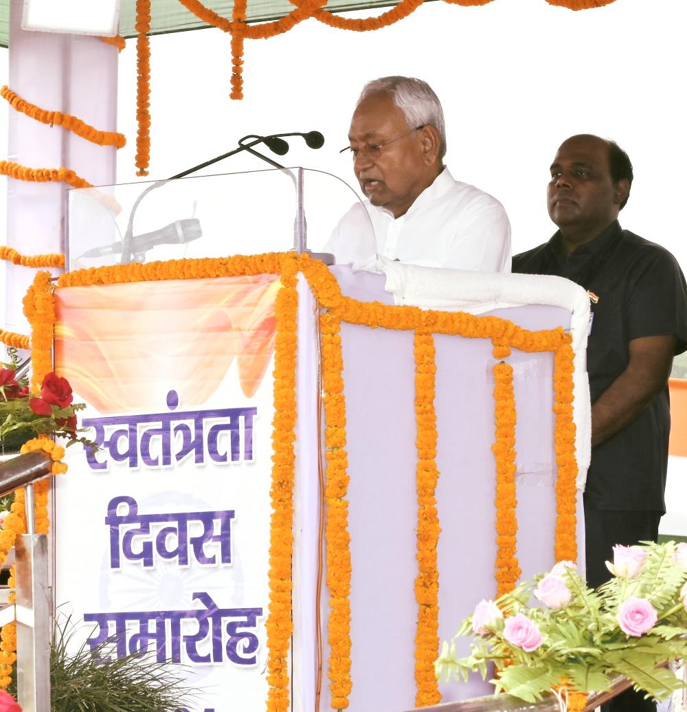 Nitish Kumar: 12 लाख नौकरी देगी नीतीश सरकार,  पटना के गांधी मैदान में ध्वजारहोण के बाद मुख्यमंत्री का बड़ा ऐलान, कानून पर तेजस्वी यादव को दिया जवाब – India 78th Independence Day
