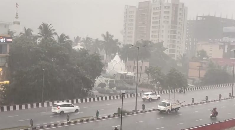 भुवनेश्वर, पुरी में 2 घंटे में भारी बारिश, खाड़ी के ऊपर कम दबाव का क्षेत्र