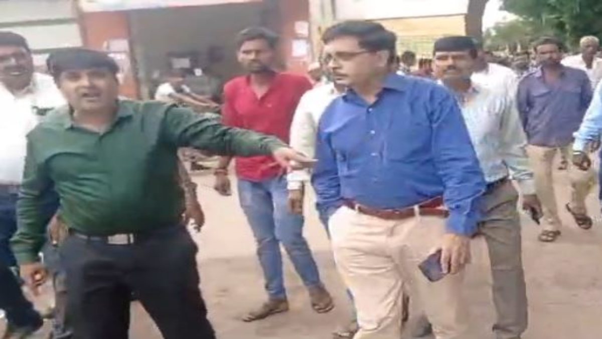 गालीबाज SDM! CMO ने कहा- एसडीएम कर रहे 25 लाख की मांग, थाने पहुंचा मामला