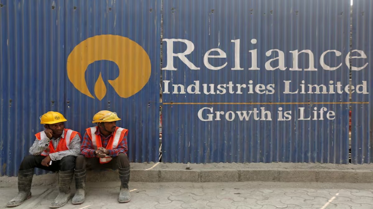 Reliance Market Cap: रिलायंस समेत इन कंपनियों को लगा तगड़ा झटका, जानिए कितने लाख करोड़ घटी वैल्यू ?