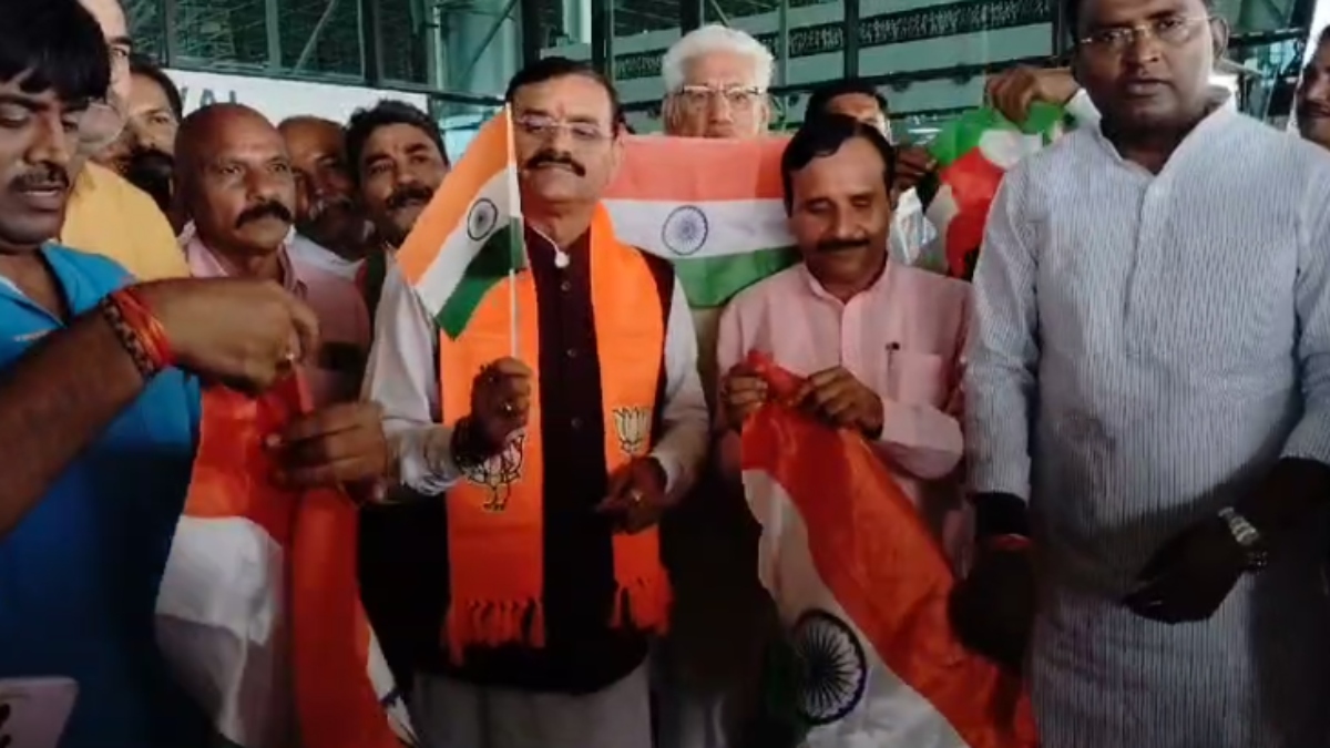 हर घर तिरंगा अभियान की हुई शुरुआत, वीडी शर्मा बोले- प्रदेश में डेढ़ करोड़ घरों पर फहरेगा तिरंगा 