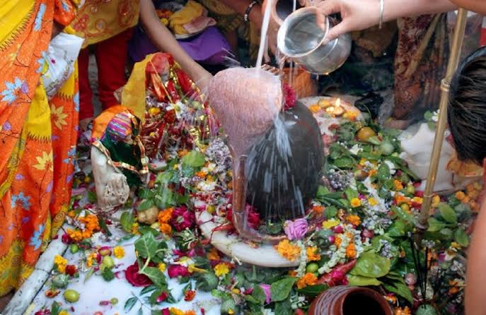 सावन का अंतिम सोमवार आज, शिवालयों में बम-बम भोले की गूंज, भक्तों का लगा तांता…