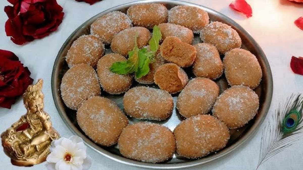 इस जन्माष्टमी लड्डू गोपाल के भोग के लिए बनाएं मशहूर मथुरा के पेड़े, ये रही इसकी आसान रेसिपी…