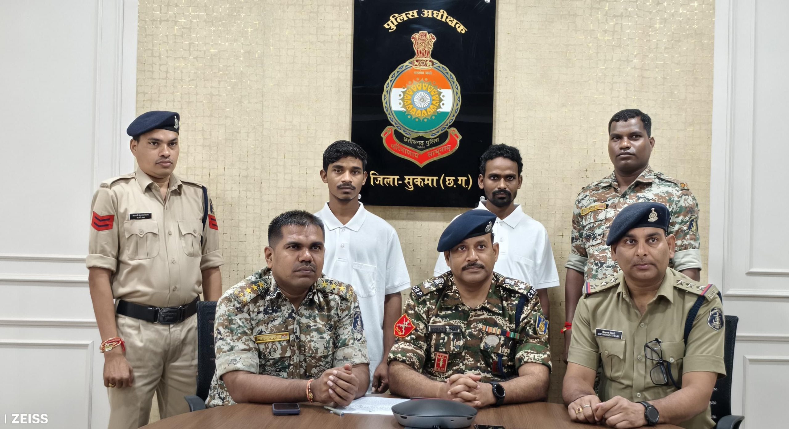 8-8 लाख के 2 हार्डकोर ईनामी नक्सलियों ने किया  आत्मसमर्पण