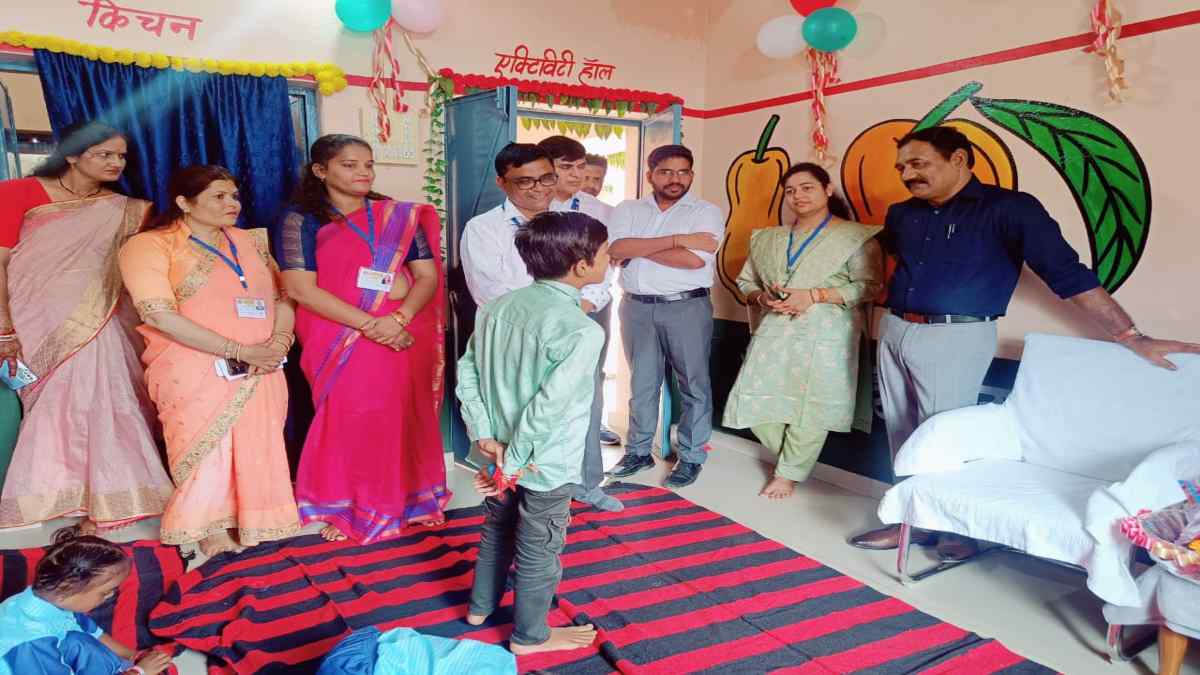 आंगनबाड़ी के नन्हे बच्चे ने तोतली जुबान से कलेक्टर को सुनाए महीनों के नाम, Video हुआ वायरल