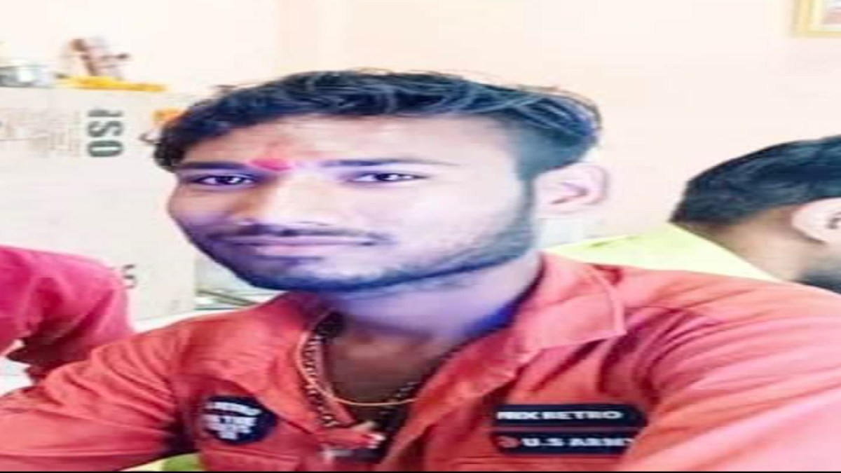 सड़क हादसे में एक मौतः अचानक ब्रेक लगाने से कंटेनर में जा घुसा ट्रक, ड्राइवर ने मौके पर ही तोड़ा दम, एक साल पहले हुई थी शादी