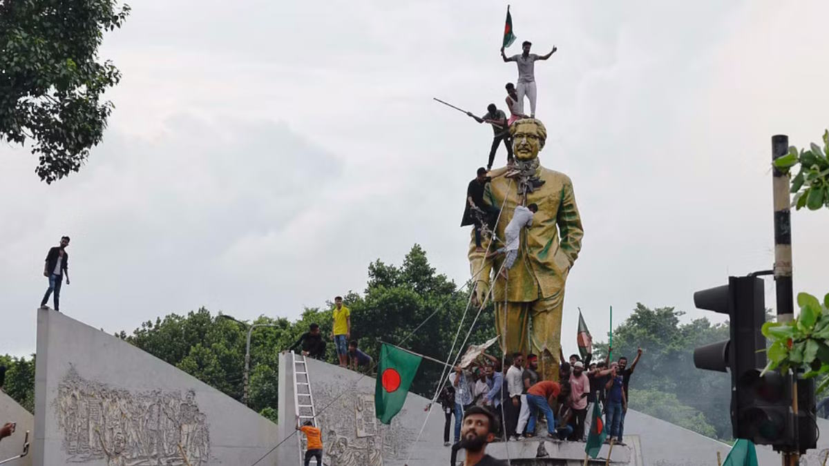 बांग्लादेश संकट: ‘बंगबंधु’ की हत्या की बरसी पर 15 अगस्त को मनाया जाने वाला राष्ट्रीय अवकाश रद्द