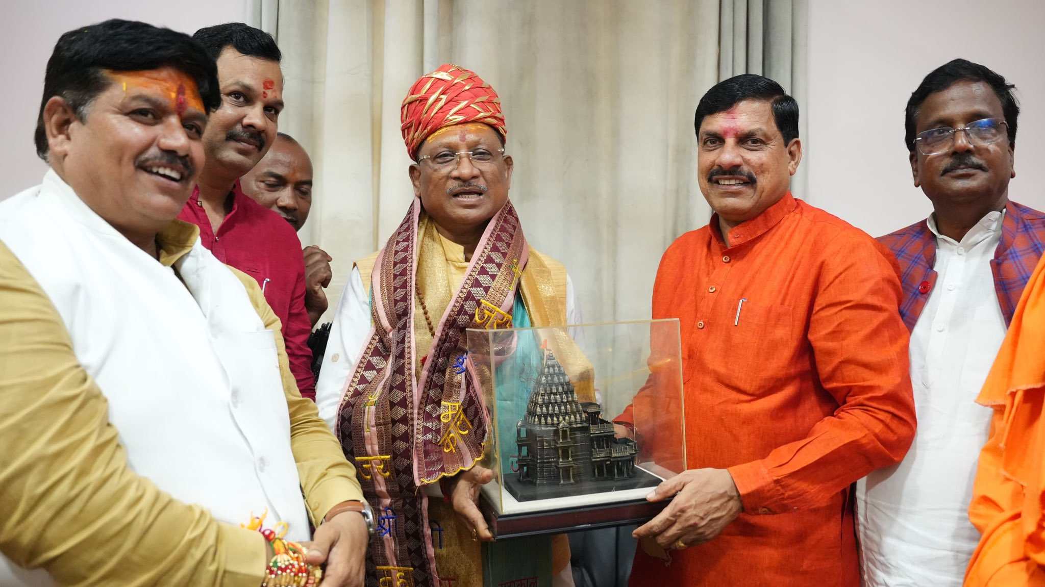 बाबा महाकाल की नगरी में मुख्यमंत्री साय ने मध्यप्रदेश के CM मोहन यादव से की मुलाकात, रक्षाबंधन पर्व और सावन सोमवार की दीं शुभकामनाएं