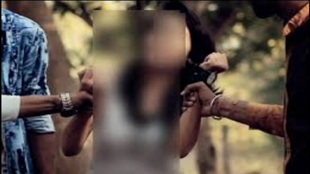 जंक्शन पर टहलने गई युवती से दरिंदगी, 5 युवकों ने बारी-बारी से किया गैंगरेप, खेत में ले जाकर लूटी अस्मत