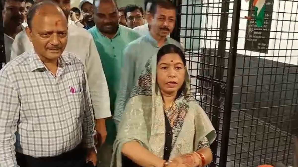 ‘मैं अभी सवालों का जवाब देने के लिए प्रिपेयर नहीं हूं’, प्रभारी मंत्री बनने के बाद मैहर पहुंची राधा सिंह, हो गई ट्रोल