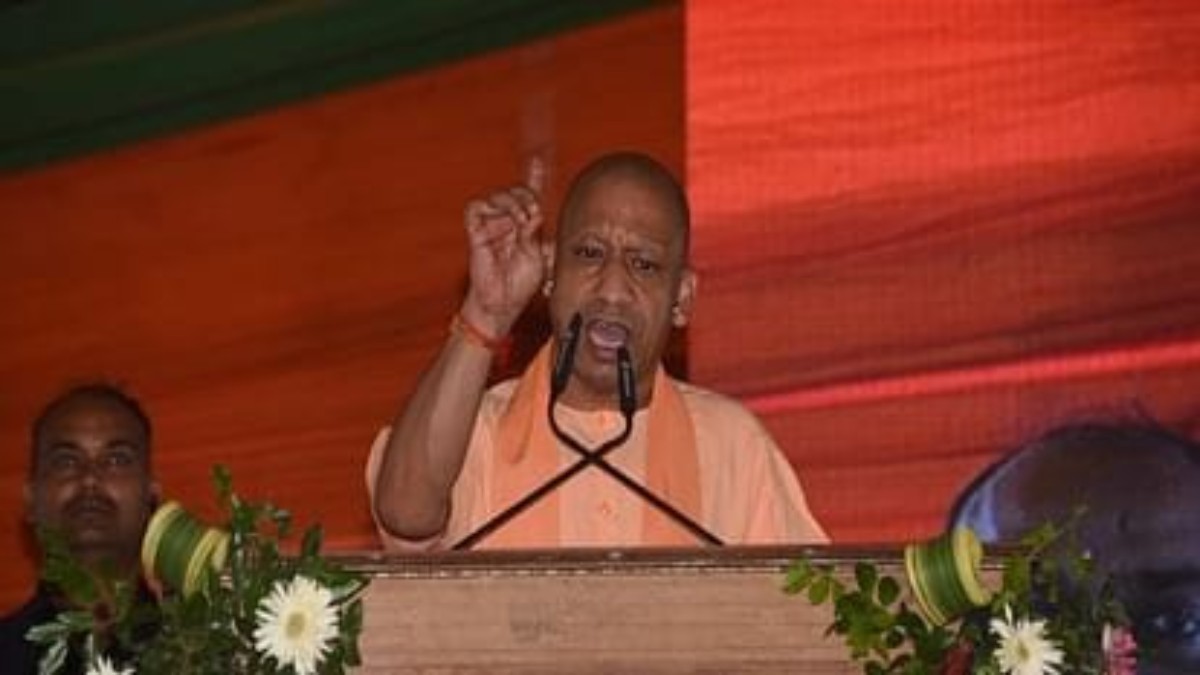 CM योगी ने किया रोड टू स्कूल का शुभारंभ, कहा- समर्थ समाज और सशक्त राष्ट्र की बुनियादी आवश्यकता है शिक्षा