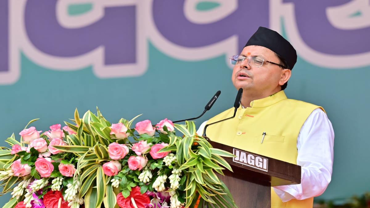 CM धामी ने की 8 बड़ी घोषणाएं, नियमित कर्मचारियों, युवाओं, महिलाओं समेत इन लोगों के लिए खोला योजनाओं का पिटरा