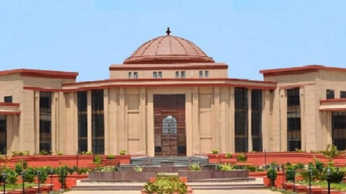 हाईकोर्ट ने स्कूलों के जर्जर भवनों पर लिया संज्ञान, स्कूल शिक्षा सचिव से मांगी प्रोग्रेस रिपोर्ट