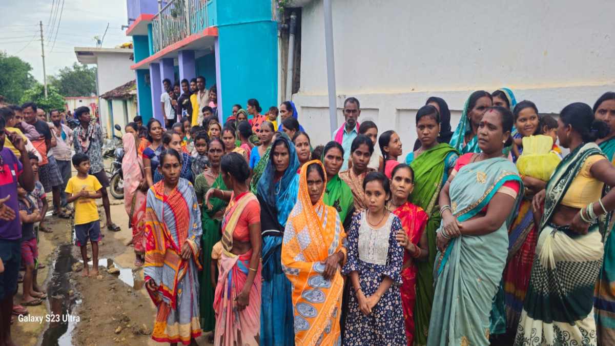 छत्तीसगढ़ : लोन ठगी का बड़ा मामला उजागर, महिलाओं के नाम पर बैंकों से निकाले गए लाखों रुपये, दलाल फरार