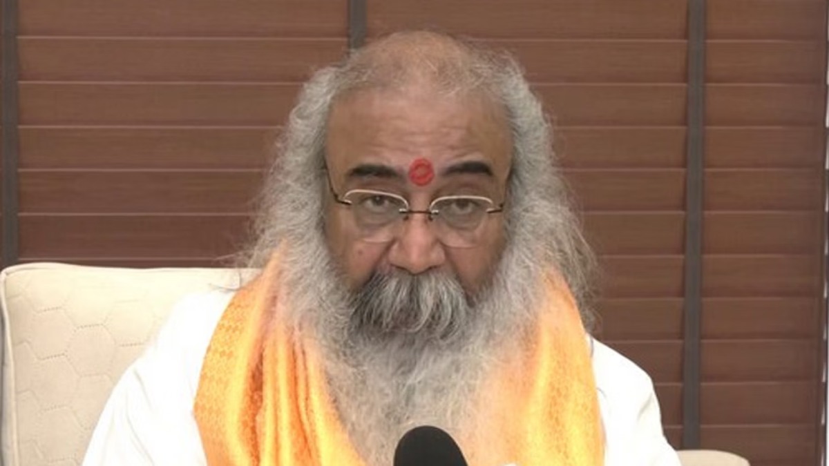 कल्कि पीठाधीश्वर प्रमोद कृष्ण का विपक्षियों पर हमला, कहा- आज विपक्ष बचकाना है, देश को तोड़ने वाला है…