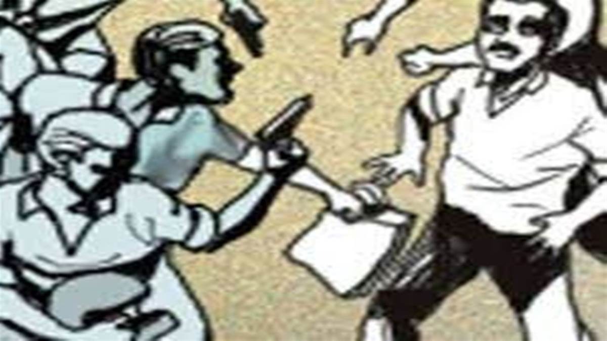 सीनियर बाबू से ऑटो में लूट, हथियार दिखाकर आरोपियों ने साफ कर दी जेब, अंगूठी, मोबाइल और ATM कार्ड भी ले गए