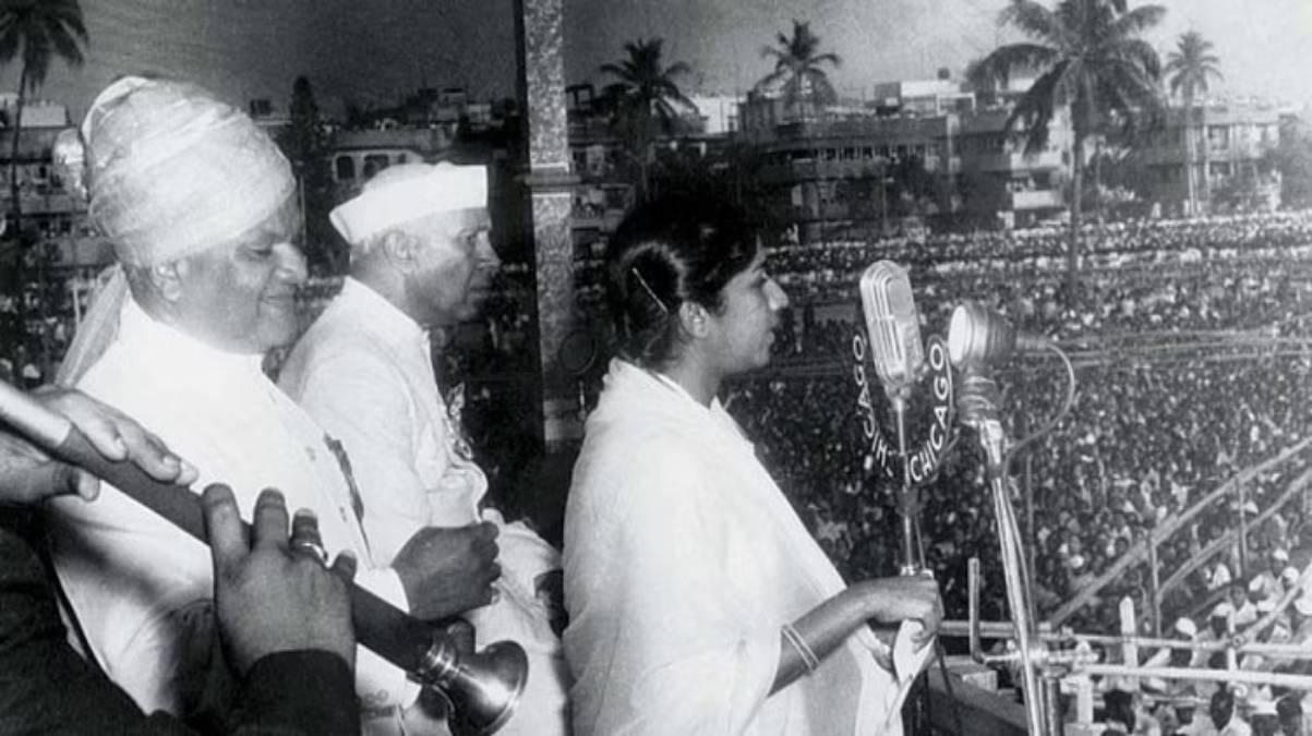 सिगरेट की डिब्बी पर लिखी गई थी ‘ऐ मेरे वतन के लोगों’ की शुरुआती लाइनें, रोंगटे खड़े कर देता है शहीदों के बलिदान को समर्पित ये गाना …