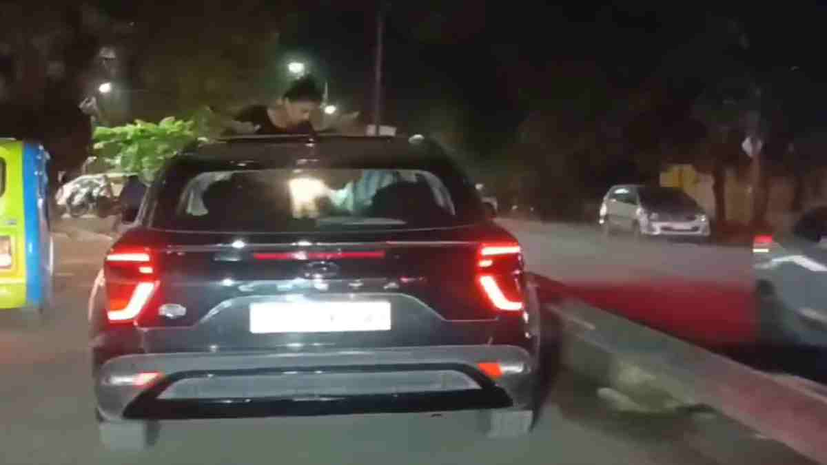 चलती कार में स्टंटबाजी VIDEO : ट्रैफिक नियमों की अनदेखी कर मस्ती करते रहे युवक-युवती, ASP बोले – स्टंटबाजों पर होगी कार्रवाई
