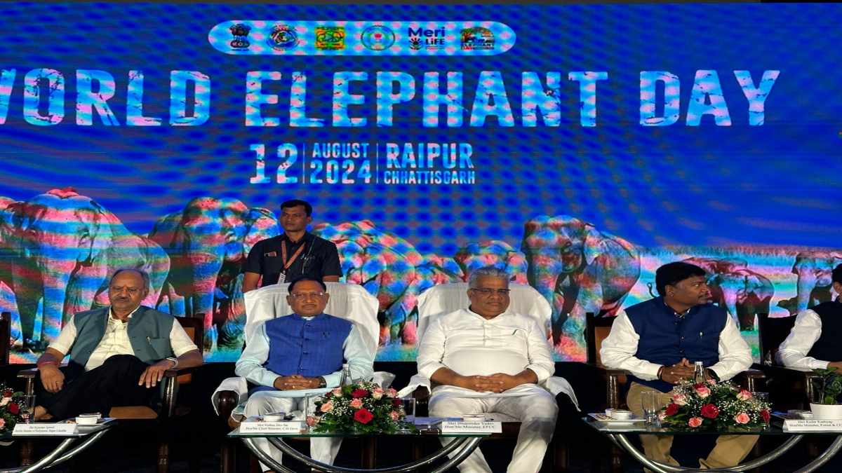 वर्ल्ड एलिफेंट डे : हाथियों से होने वाली क्षति के मुआवजे में की जाए बढ़ोत्तरी, सीएम साय ने केंद्रीय वन मंत्री यादव से की मांग