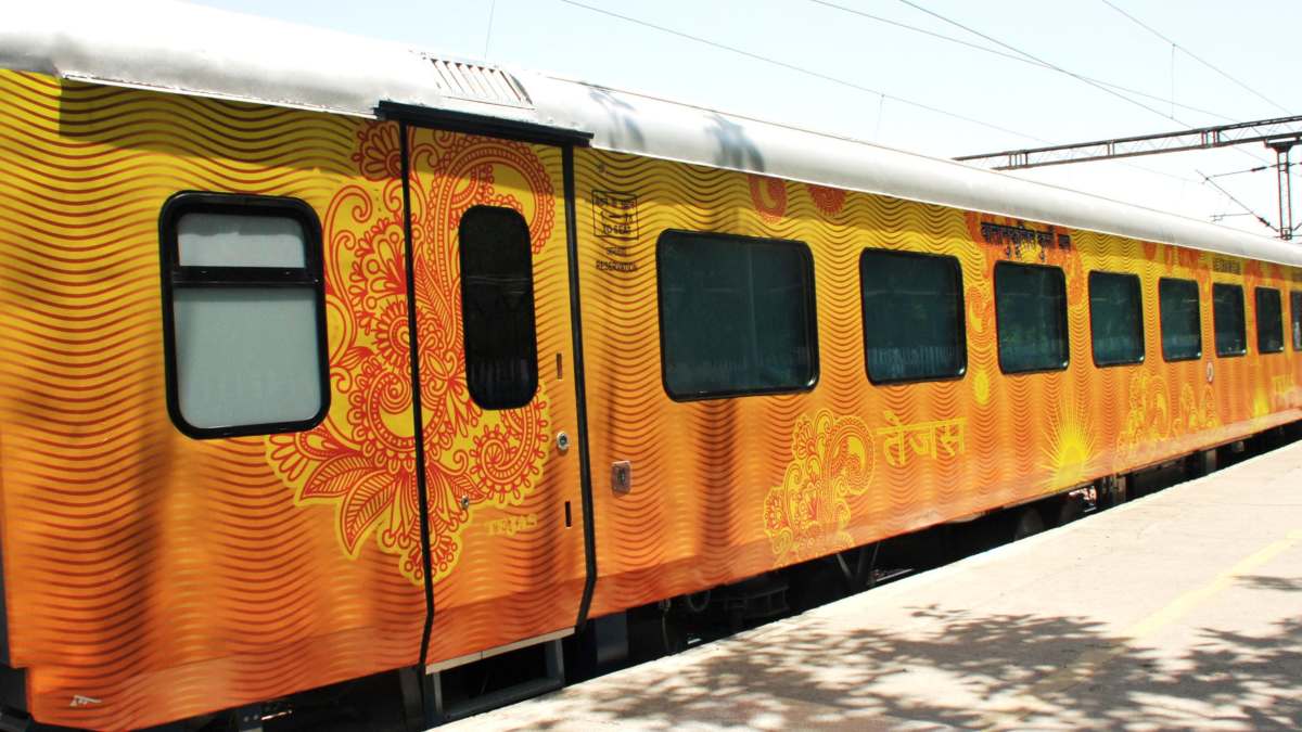 UP के इस रेलवे स्टेशन पर 18 अगस्त से रुकेगी तेजस एक्सप्रेस, केंद्रीय मंत्री दिखाएंगे हरी झंडी