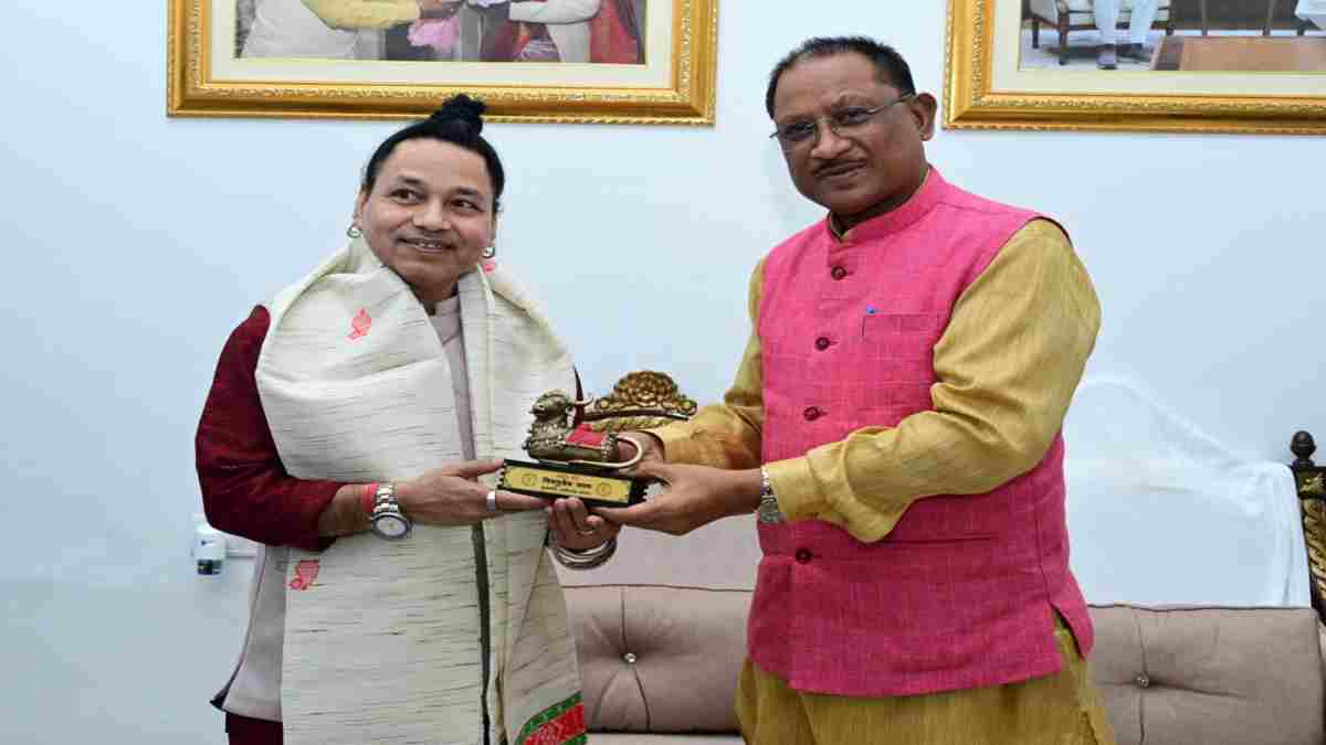 ‘साय वही जो साया दे’ : सुप्रसिद्ध गायक कैलाश खेर ने बताया CM विष्णुदेव साय के नाम का अर्थ, कहा- यथा नाम तथा गुण