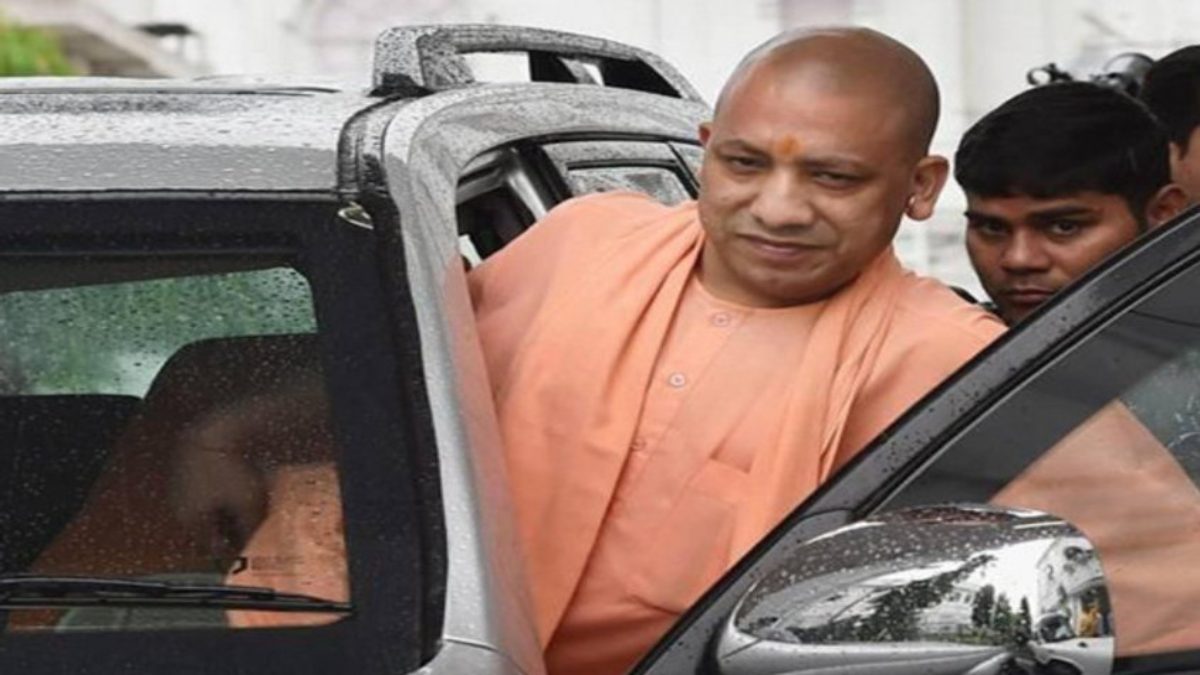 नप गए अधिकारी : स्टांप और पंजीयन विभाग की बड़ी कार्रवाई, बिना बताए विदेश जाने पर डीआईजी पर गिरी गाज, दो अन्य अफसर भी मुख्यालय अटैच