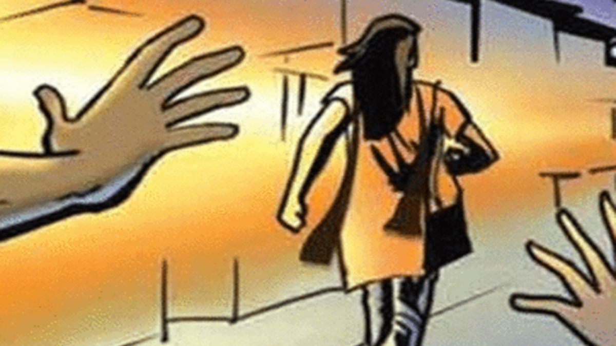 ‘क्या रेट लेगी’… कैब का इंतजार कर रही थी महिला पत्रकार, दो मनचलों ने कर दी ये हरकत, पीड़िता ने बताई आपबीती