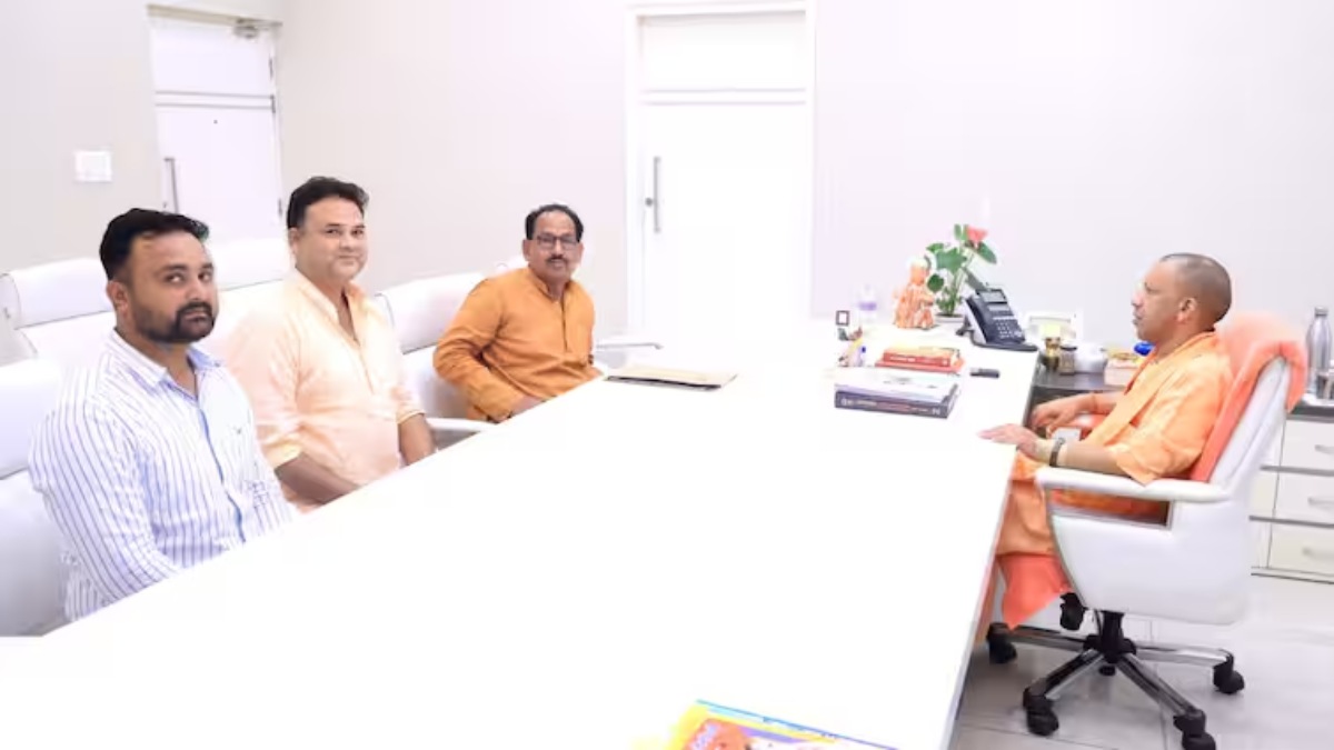 हिंदू युवा वाहिनी के उदयभान सिंह ने CM योगी से की मुलाकात, सियासी अटकलें तेज