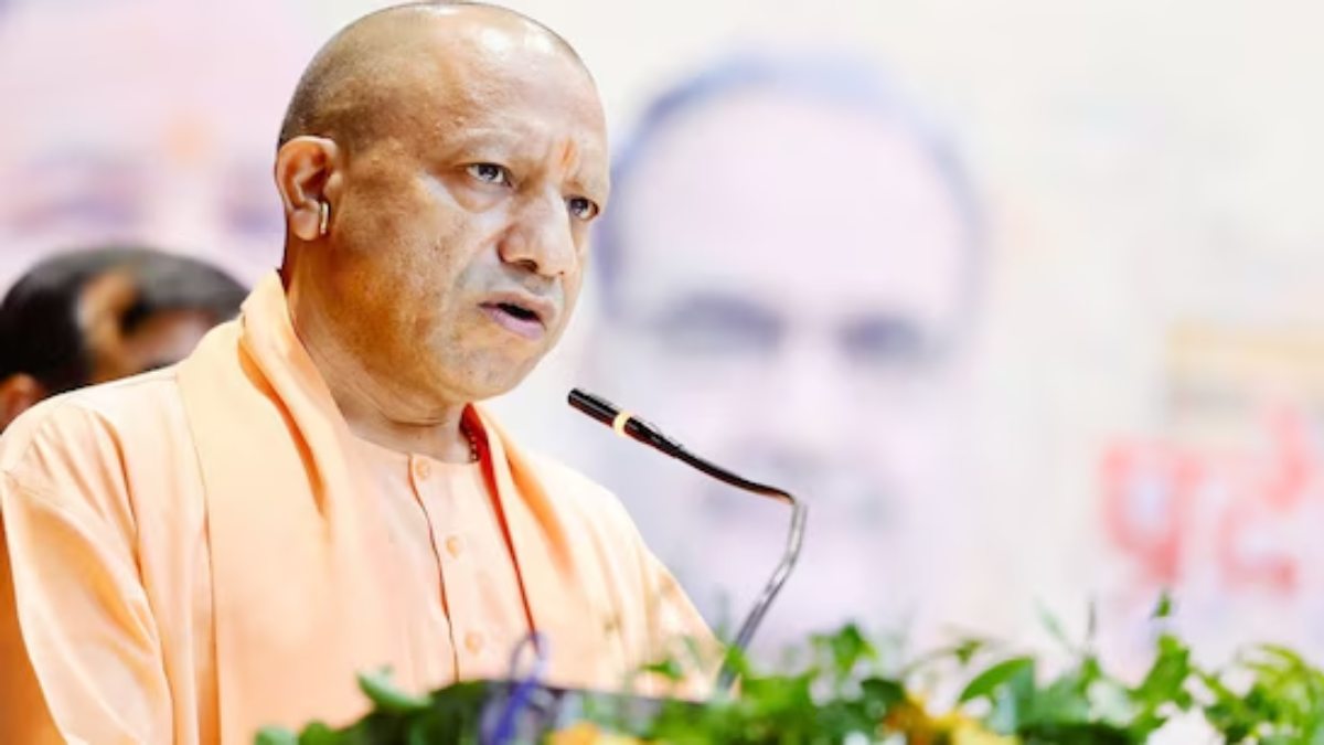 69000 सहायक शिक्षकों की भर्ती प्रक्रिया को लेकर योगी सरकार की होगी बड़ी बैठक, हाईकोर्ट के फैसले को लागू करने पर होगा मंथन