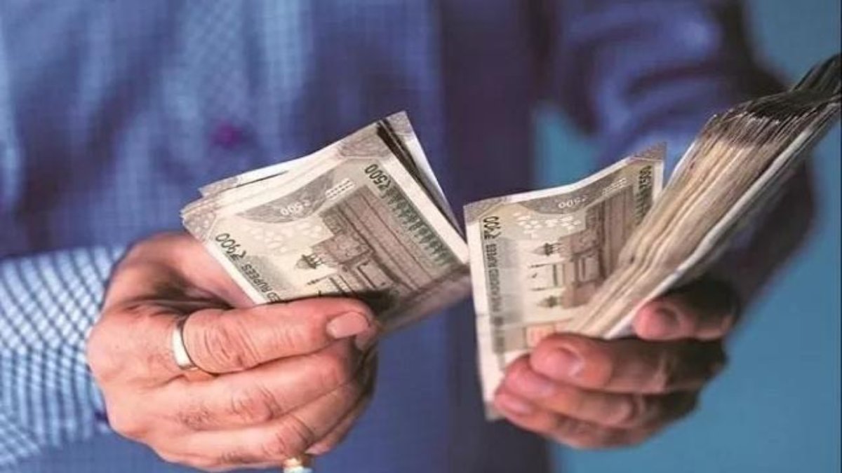 Small Cap Stock Update: इन कंपनियों ने निवेशक को दिए डिविडेंड, जानिए पूरी डिटेल