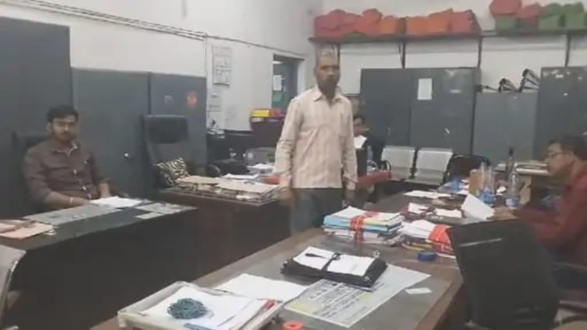 आबकारी विभाग की शराब दुकानों पर छापामार कार्रवाई, कहीं नहीं मिला पॉपुलर ब्रांड तो कहीं ठंडी बीयर का अभाव, सामने आई कई खामियां