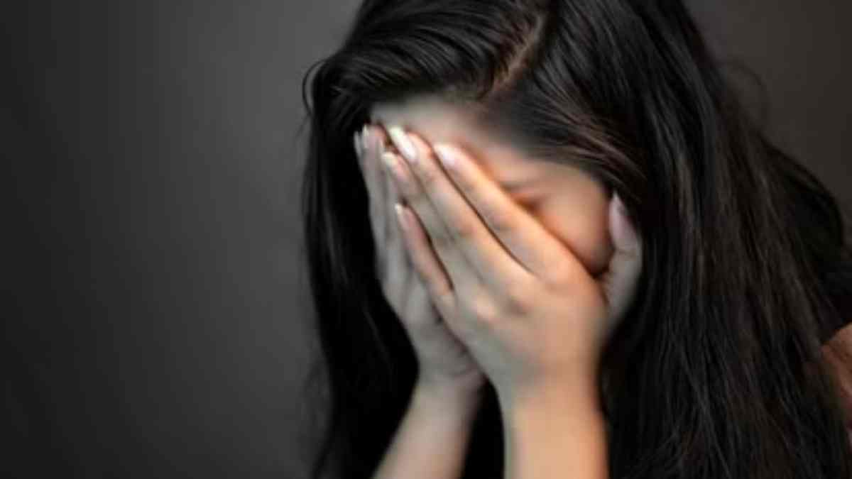 CRIME NEWS : घर के बाहर खेल रही मासूम बच्ची से दुष्कर्म, आरोपी होमगार्ड गिरफ्तार