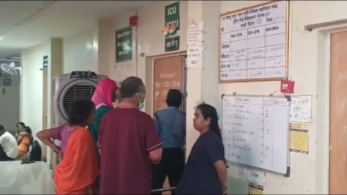 CG NEWS : मेडिकल कॉलेज में डेंगू मरीज की मौत, परिजनों ने किया हंगामा, डॉक्टरों पर लापरवाही का आरोप