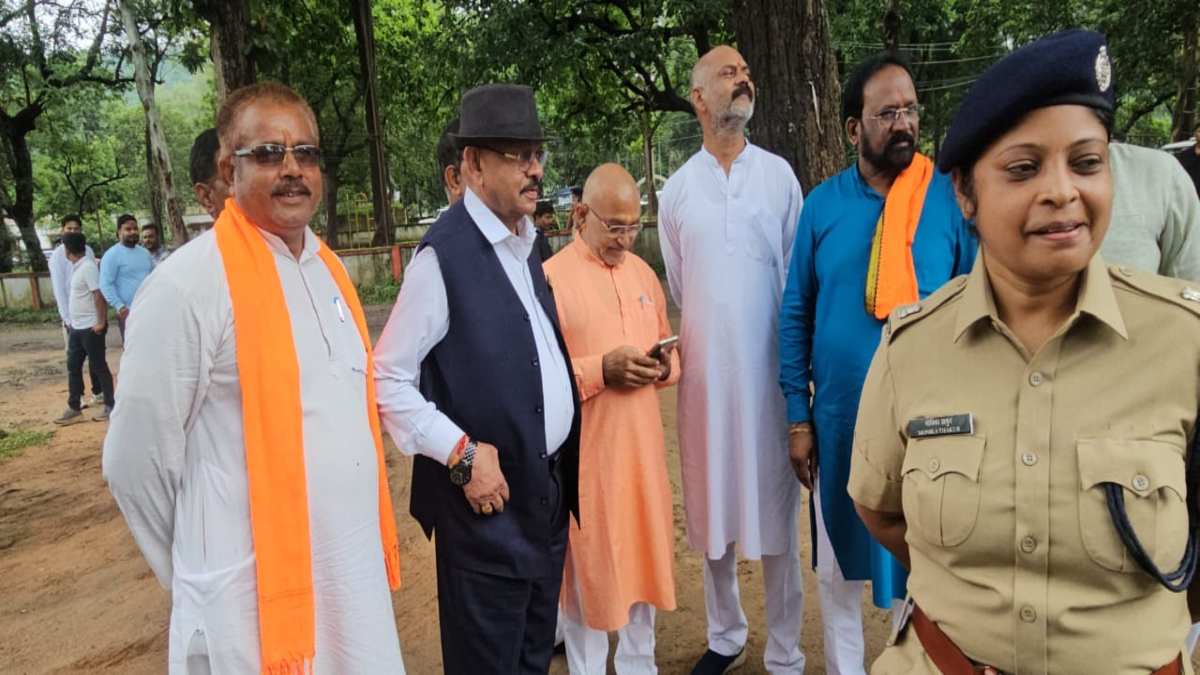 क्या बचेगी कांग्रेस की कुर्सी? नगर पालिका अध्यक्ष के खिलाफ अविश्वास प्रस्ताव पर वोटिंग जारी, निर्दलीय पार्षदों की भूमिका अहम