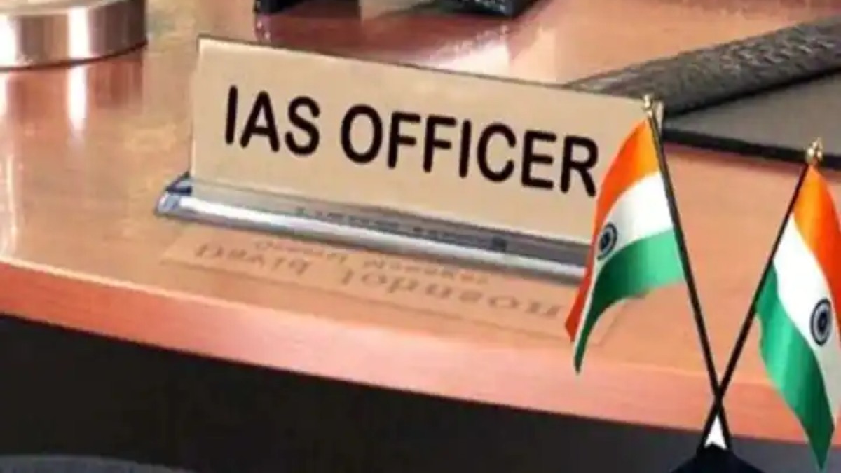 कम अनुभव वाले अधिकारियों के हाथों में यूपी की कमान! अफसरों की कमी जूझ रही प्रदेश की ब्यूरोक्रेसी