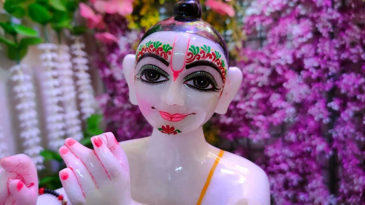 लड्डू गोपाल को अति प्रिय है पत्रावली श्रृंगार, यहां जानें कैसे करें भगवान का ये श्रृंगार…