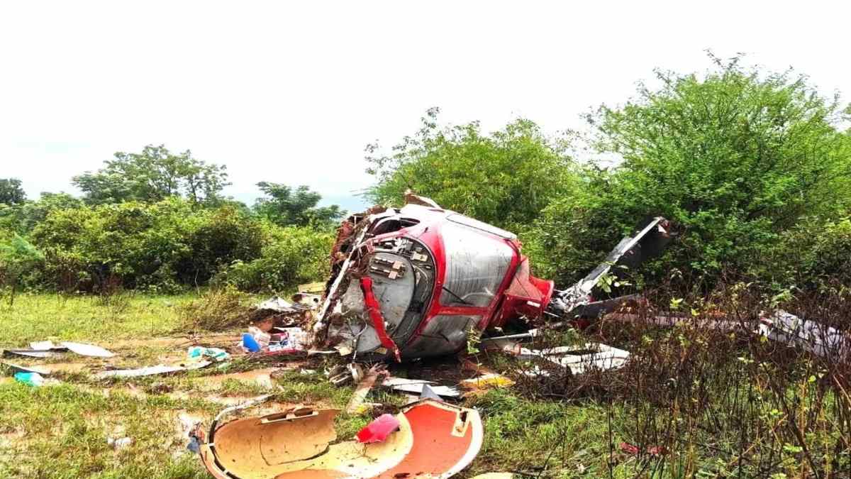 Helicopter Crash: मुंबई से हैदराबाद जा रहा हेलीकॉप्टर क्रैश, पुणे के पास हुआ हादसा, पायलट समेत 4 घायल