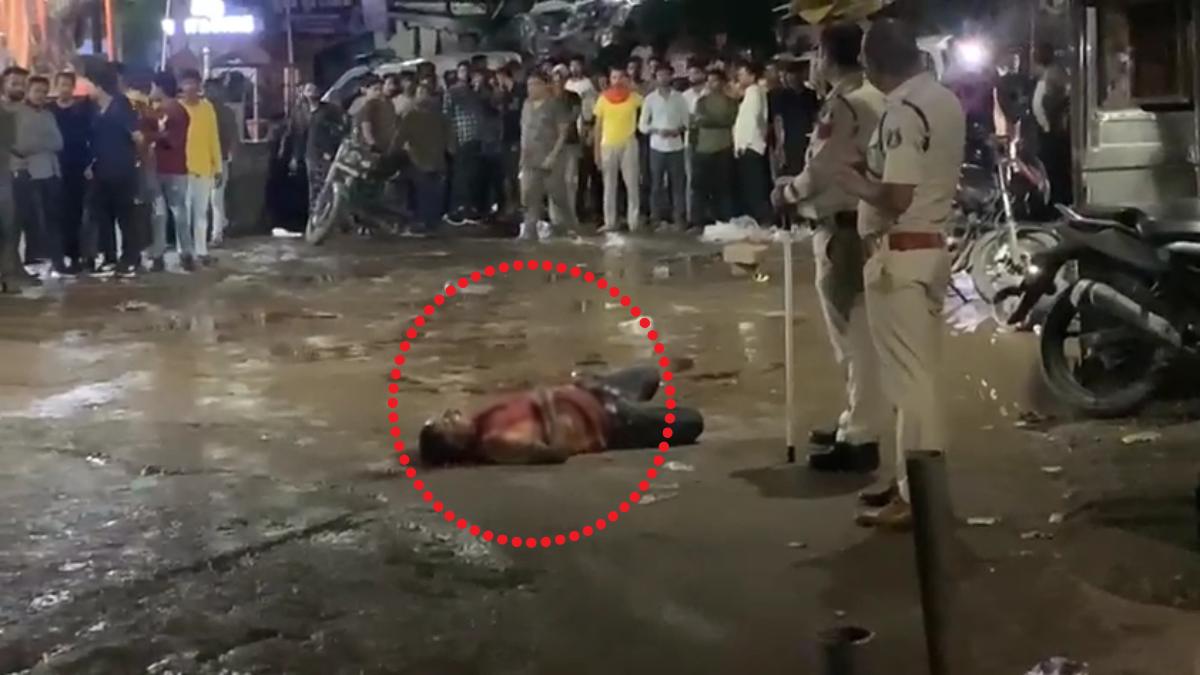 CG CRIME NEWS: शराब पीने के दौरान विवाद, गर्दन पर बोतल से हमला कर युवक की हत्या, आरोपी की तलाश में जुटी पुलिस
