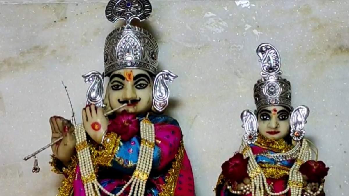 Happy Krishna Janmashtami : एकमात्र मंदिर यहां विराजित हैं मूछों वाले श्री कृष्ण… आग से जुड़ी हुई है मान्यता