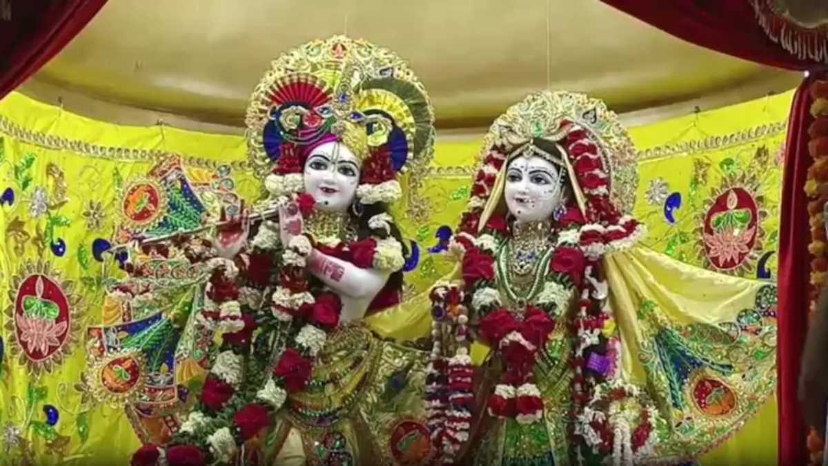 देशभर के मंदिरों में श्रीकृष्ण जन्माष्टमी की मची है धूम, कान्हा की एक झलक देखने के लिए भक्तों का लगा तांता…