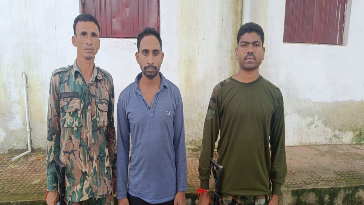 24 लाख का ईनामी नक्सली गिरफ्तार, वारदात को अंजाम देकर भाग जाता था पड़ोसी राज्य, छत्तीसगढ़, महाराष्ट्र और तेलंगाना में दर्ज है 35 मामले