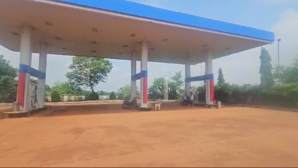 बदमाशों ने जवान और उसके साथी को लाठी-डंडों से पीटा, गाड़ी में तेल भरवाने के दौरान हुआ विवाद, आरोपियों की तलाश में जुटी पुलिस