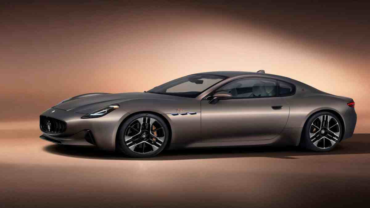 Maserati ने भारत में लॉन्च की GranTurismo लग्जरी कार, 320 की टॉप स्पीड और 3.5 सेकंड में 0 से 100 की रफ्तार
