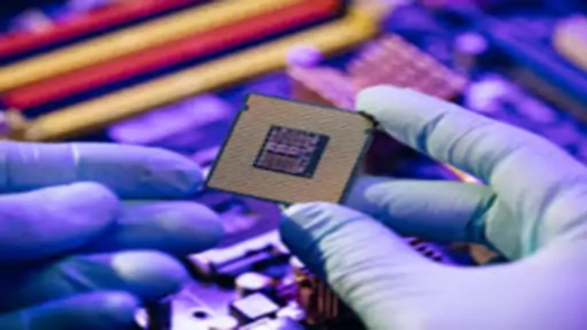 Tata Semiconductor Plant: सेमीकंडक्टर प्लांट बनना शुरू, 27,000 लोगों को मिलेगी नौकरी, जानिए रोजाना कितने करोड़ चिप बनेगी